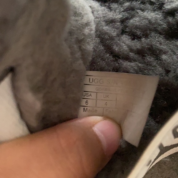 UGG®
Women's Fluff Yeah Slide Slippers - Picture 4 of 7